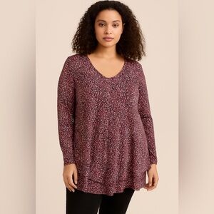 Chic V-Neck Blouse in Black and Pink